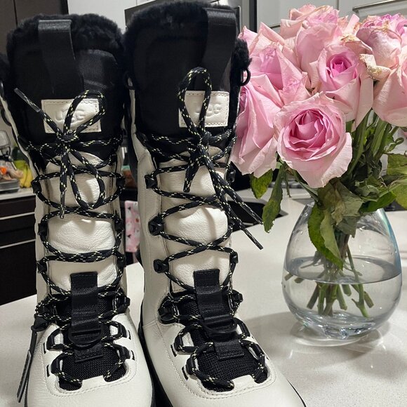 UGG  Shasta Tall White Leather Boots Gore-tex Waterproof Extreme - NWT - Picture 2 of 15